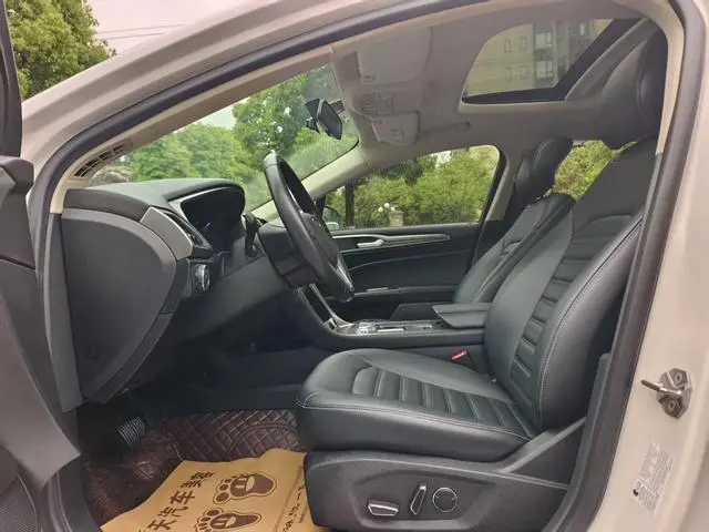 Ford Mondeo EcoBoost 180 fashion type