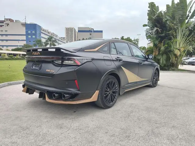 Dongfeng Fengshen Yi Hyun MAX 1.5T Dark Night Breaking Dawn Edition