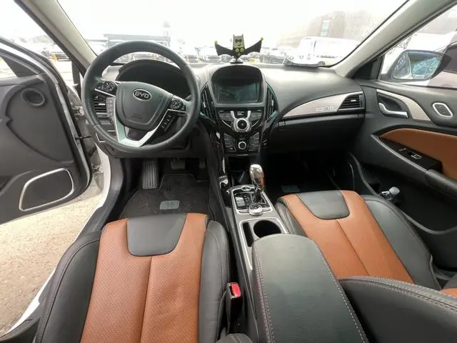 BYD Qin Yu Qin EV300 Honor Type
