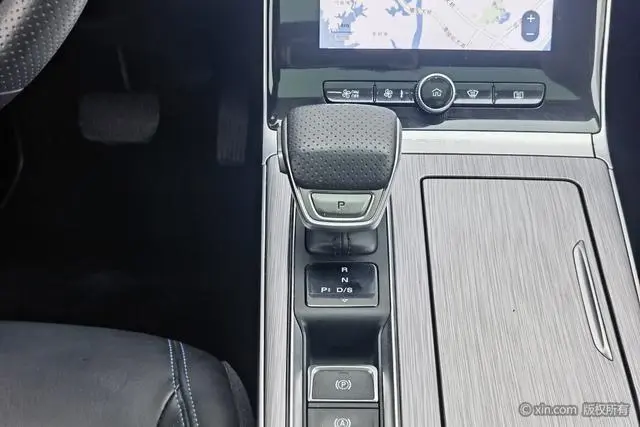 Roewe Roewe RX5 PLUS 300TGI Automatic Transmission National Tide Deluxe Edition
