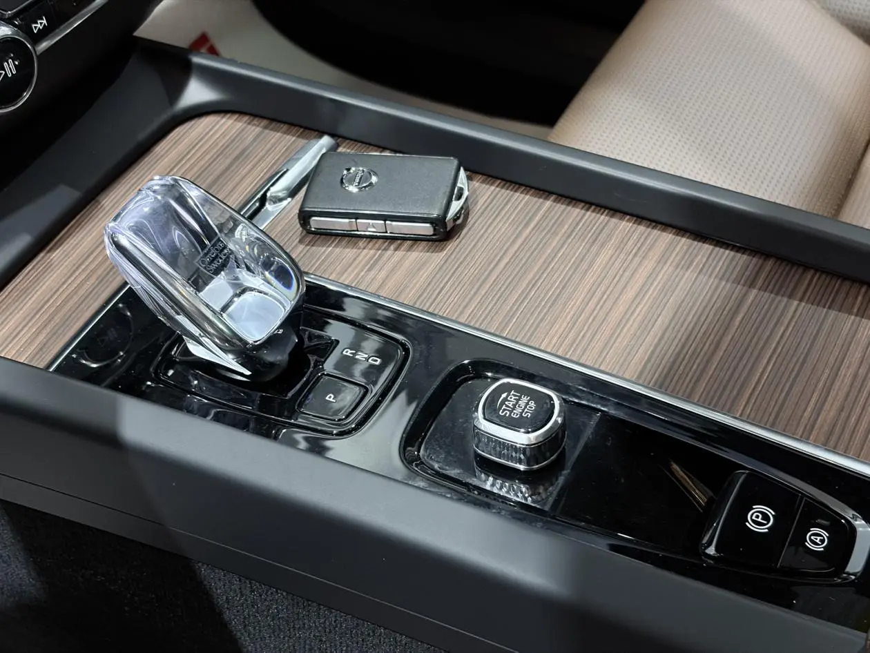 Volvo Volvo XC60 PHEV T8 four-wheel drive long battery life Zhiya Deluxe Edition