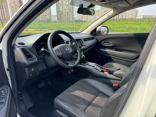 Honda Binzhi 1.8L CVT two-wheel drive pioneer type