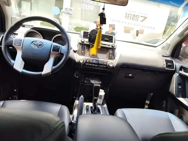 TOYOTA Prado 2.7L Automatic Deluxe Edition
