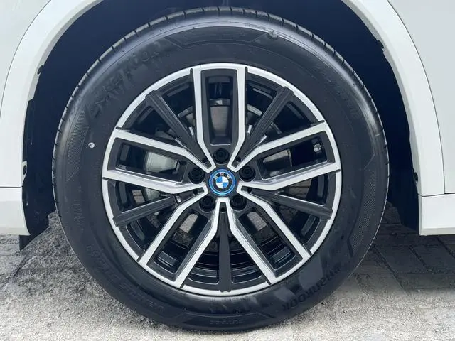 BMW BMW iX1 eDrive25L M sports suit