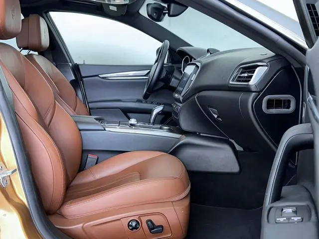 Maserati Ghibli 3.0T 350Hp standard version Country V