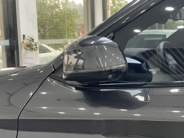 BMW BMW X4 xDrive25i M Sports Yao Ye Suit