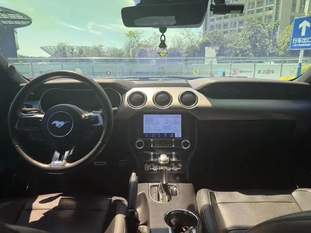 Ford Mustang 2.3T EcoBoost