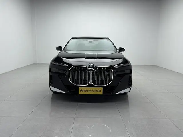 BMW BMW i7 eDrive50L Exclusive M Sports Suit