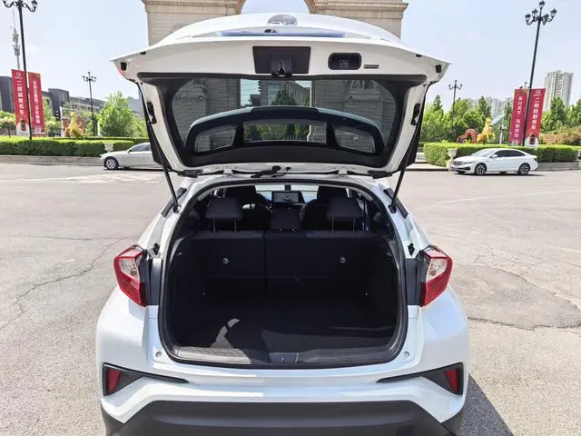 TOYOTA Toyota C-HR 2.0L Comfort Version