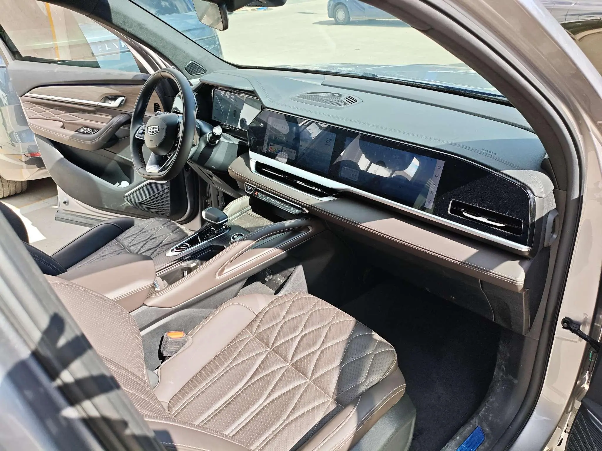 Geely Xingyue L 2.0TD two-wheel drive cloud version