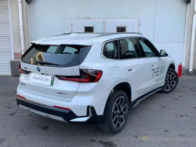 BMW BMW iX1 xDrive30L X design set