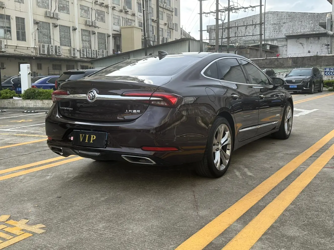 Buick Lacrosse Avenir Flagship