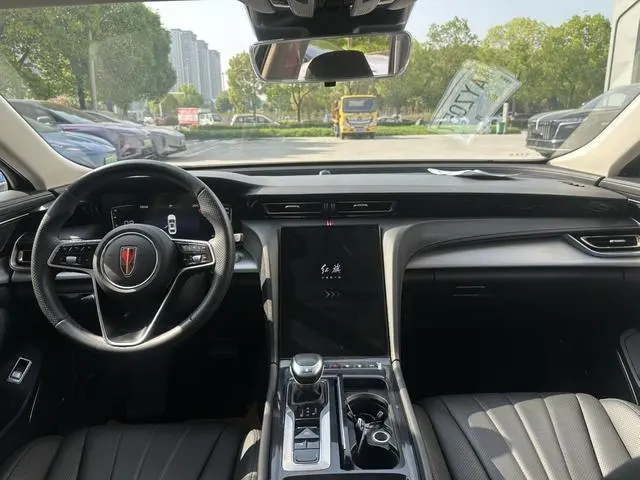 Hongqi Hongqi H5 1.5T DCT Zhilian Flag Rhyme Version