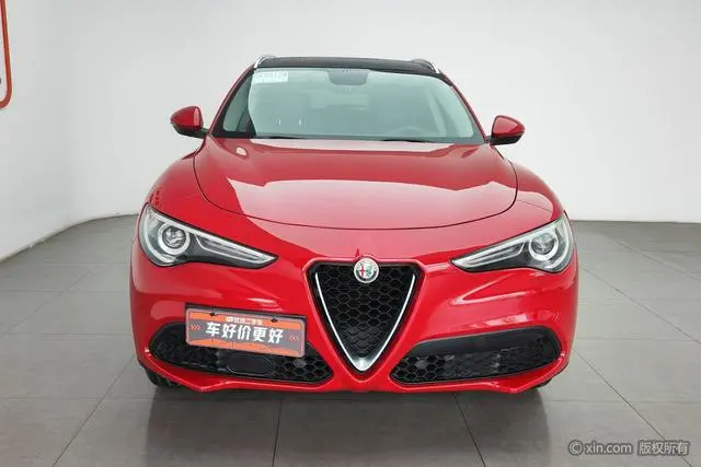 Alfa Romeo Stelvio 2.0T 280HP Deluxe Edition