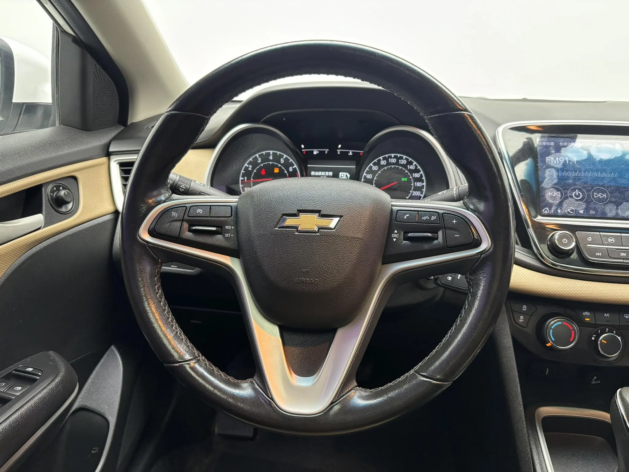 Chevrolet Cruze 320 automatic Enjoy Skylight version