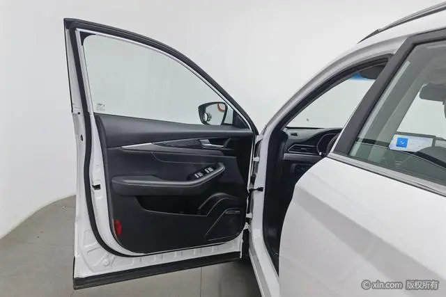 Dongnan Southeast DX8S 1.5T DCT Chief Edition 5 Seats