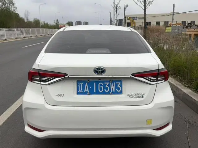 TOYOTA Corolla Dual engine 1.8L E-CVT GL-i Elite Edition