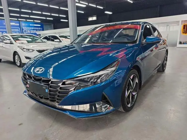 Hyundai Elantra 1.5L CVT LUX Premium Edition