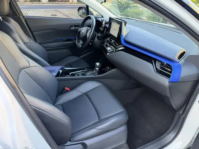 TOYOTA Toyota C-HR 2.0L Deluxe Edition
