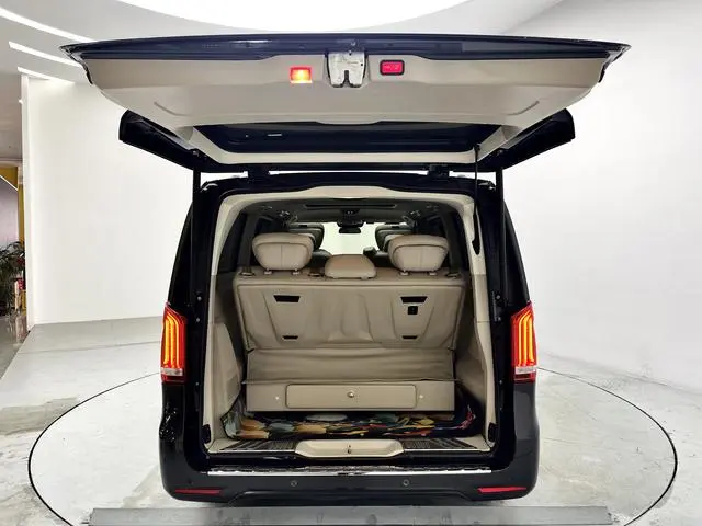 Mercedes-Benz Mercedes-Benz V-class V 260 L Long wheelbase Deluxe Edition
