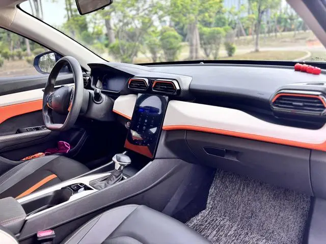 Dongfeng Fengshen Yi Hyun Mach Version 1.5L Automatic Glory Version