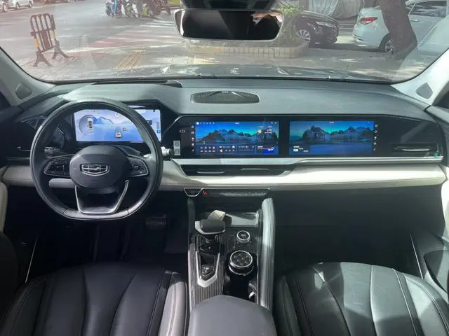Geely Xingyue L 2.0TD high-power automatic two-wheel drive flagship type