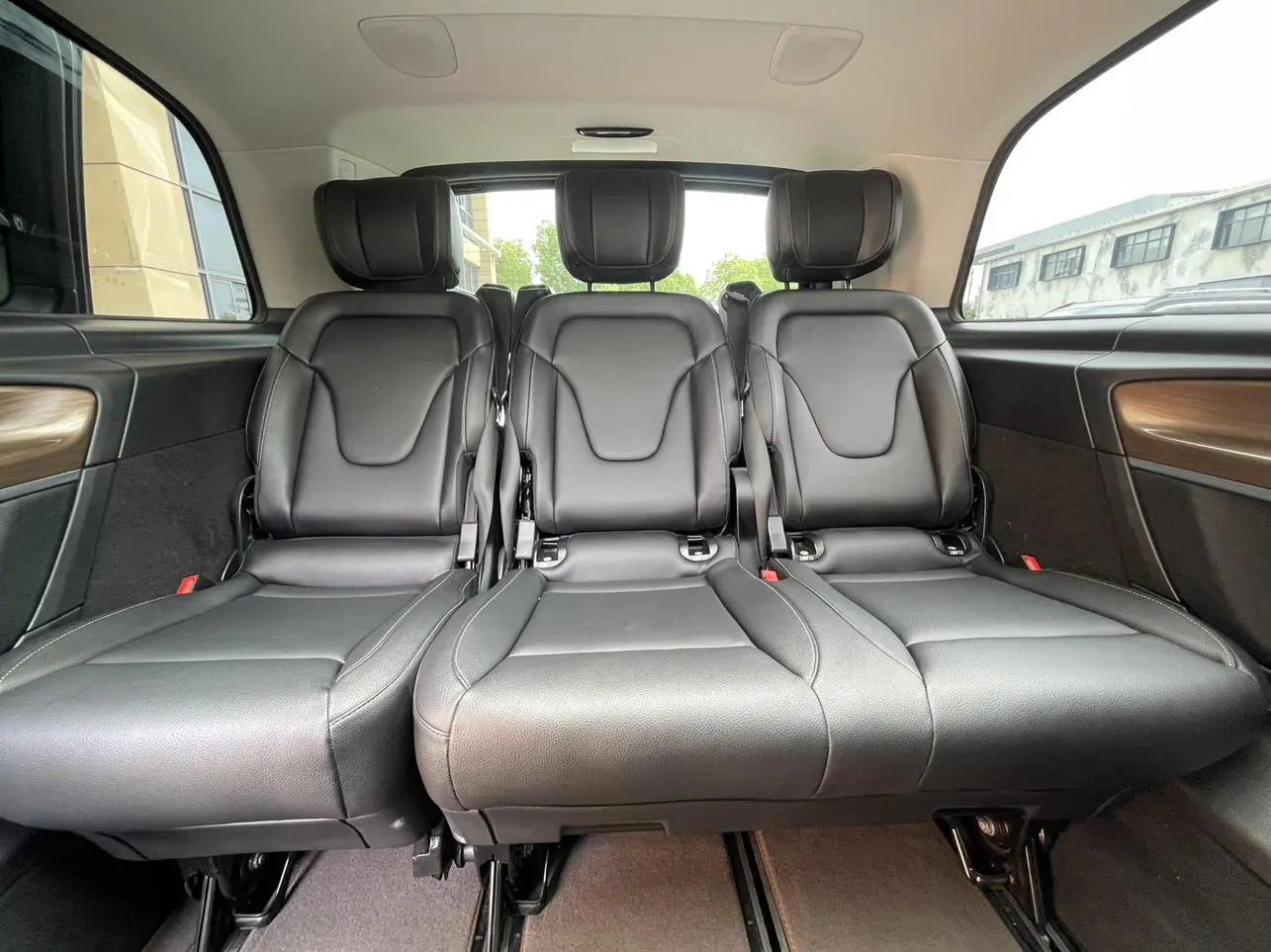 Mercedes-Benz Mercedes-Benz V-class V 260 L Long Wheelbase Premium Edition