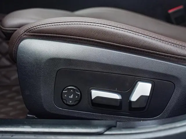 BMW BMW 3 Series 325Li M sports suit