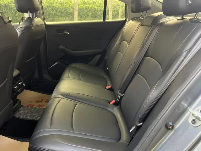 Roewe Roewe i5 1.5L CVT Premium Edition