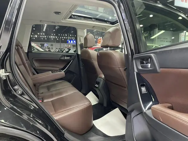 Subaru FORESTER Forester 2.5i Premium Navigation Version