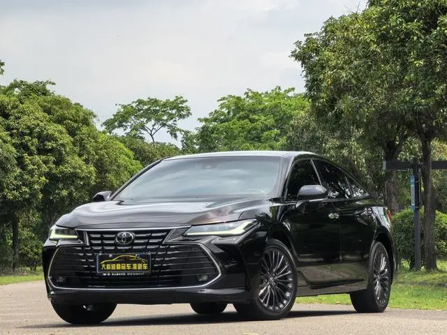 TOYOTA Asian dragon 2.0L XLE Premium Edition