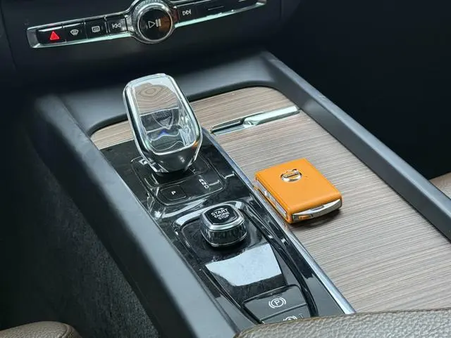 Volvo Volvo XC60 PHEV T8 four-wheel drive Zhiyuan Deluxe Edition
