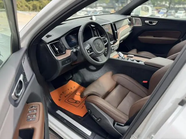 Volvo Volvo XC60 PHEV T8 four-wheel drive long battery life Zhiya Deluxe Edition