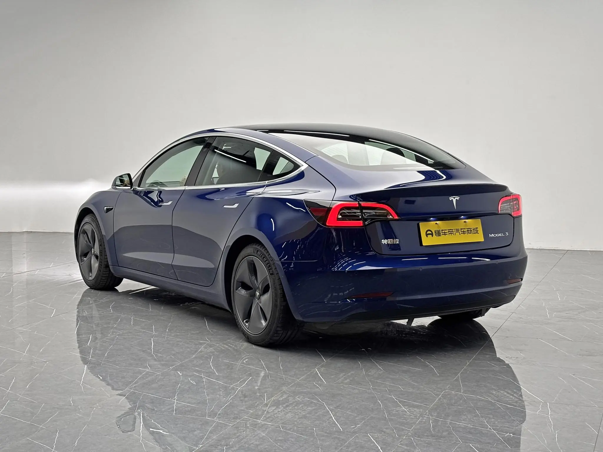 Tesla Model 3 Upgraded version of standard battery life rear drive