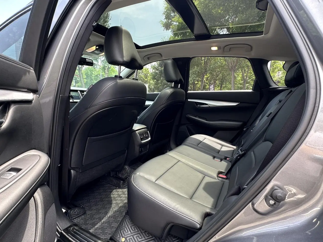 Infiniti Infiniti QX50 2.0T two-wheel drive fashion version