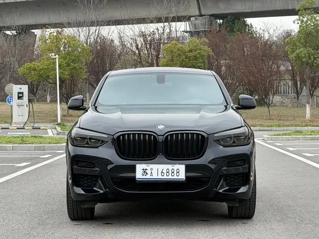 BMW BMW X4 xDrive25i M Sports Yao Ye Suit