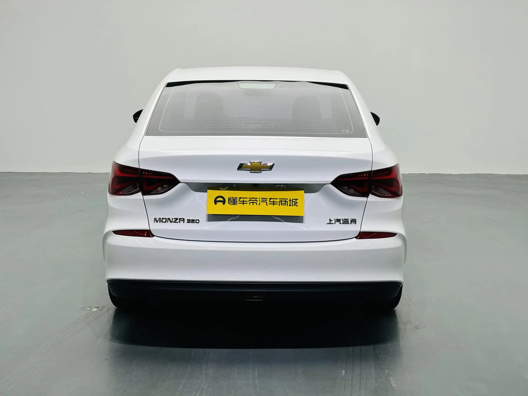 Chevrolet Cruze 320 automatic Enjoy Skylight version