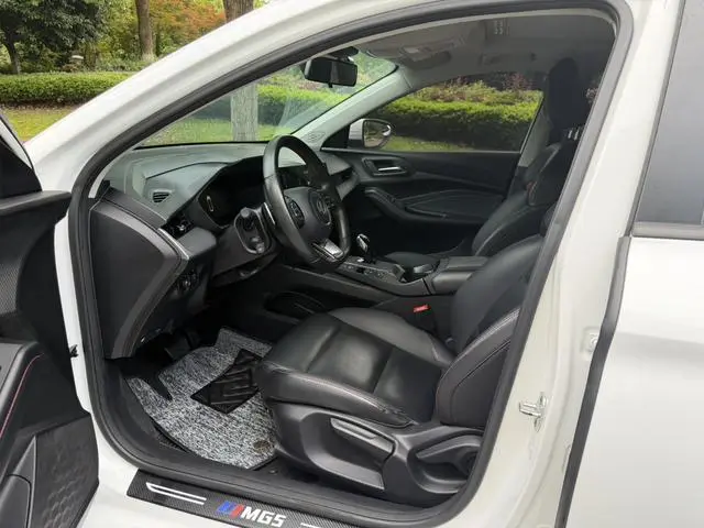 MG MG5 300TGI DCT Green Luxury Luxury Edition
