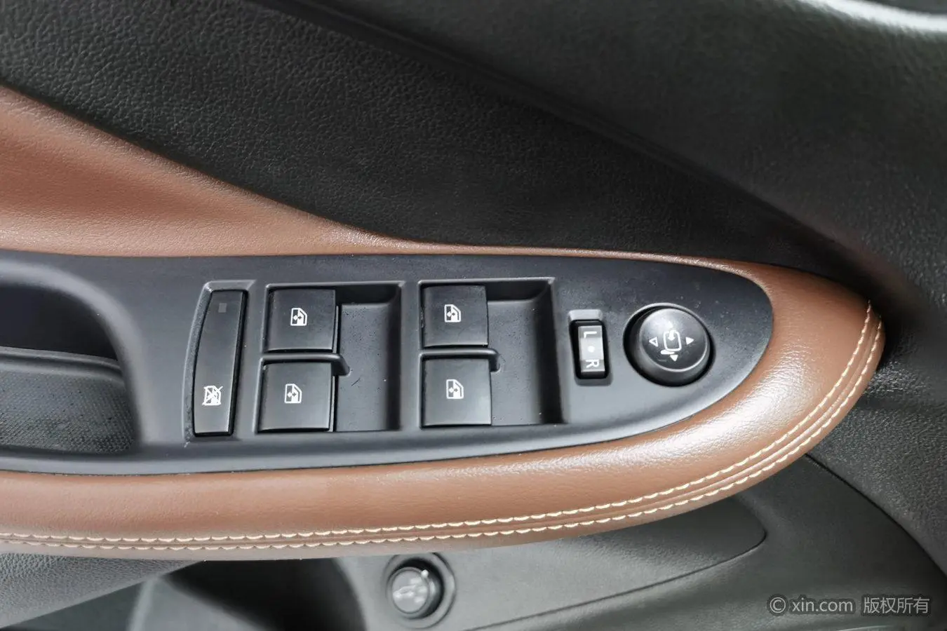 Buick Angkewei 532T two-wheel drive luxury