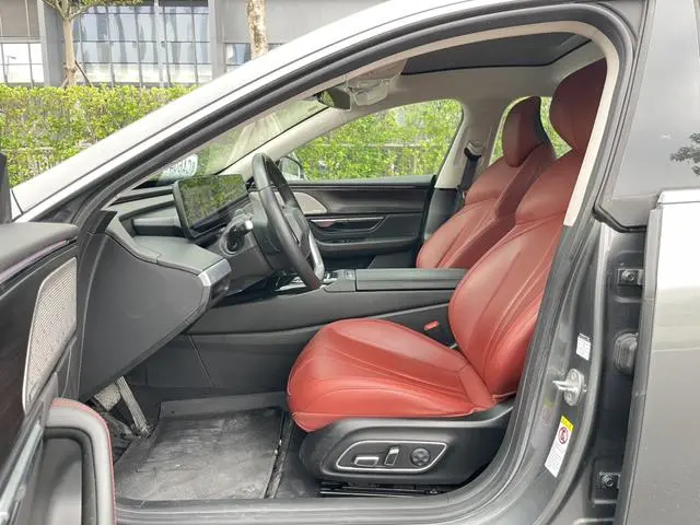 Xpeng Xiaopeng P7 670E