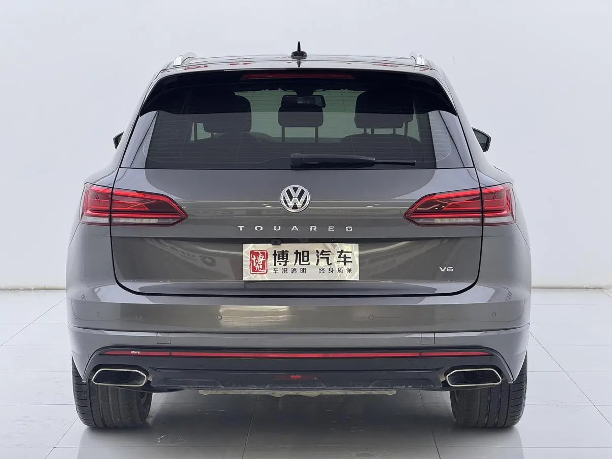 Volkswagen Touareg 3.0 TSI Sharp Front Version Country V