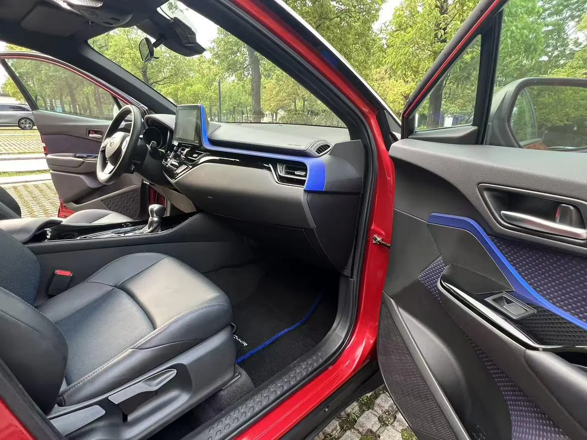 TOYOTA Toyota C-HR 2.0L Leading version