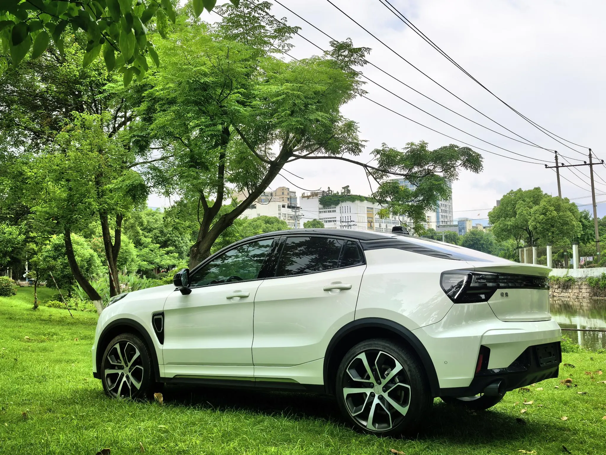 LYNK & CO Lynk 05 2.0TD two-wheel drive Halo