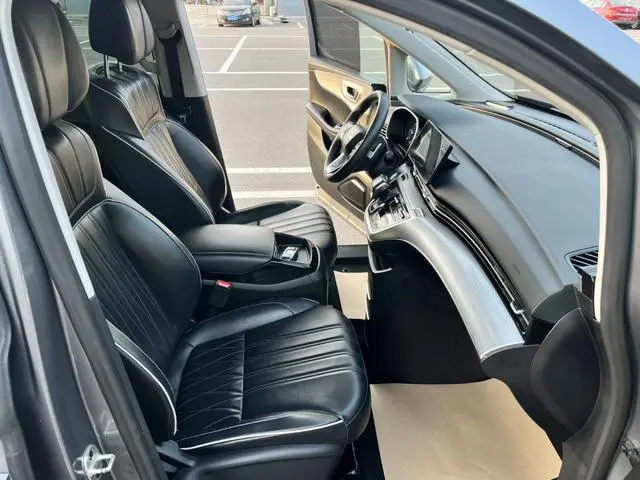 Roewe Roewe iMAX8 400TGI Travel Exclusive Edition for Major customers