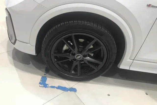 Audi Audi Q2L 35 TFSI aggressive dynamic type