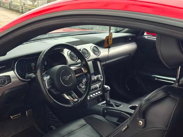 Ford Mustang 2.3T EcoBoost