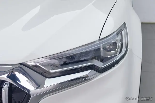 Hongqi Hongqi HS5 Facelift 2.0T Zhilian flag enjoy four-wheel drive version