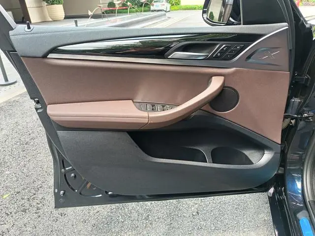 BMW BMW X3 xDrive25i M sports suit