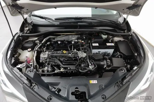 TOYOTA Toyota C-HR 2.0L Deluxe Edition