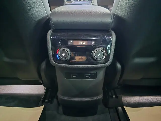 NIO NIO ES8 580KM six-seater version